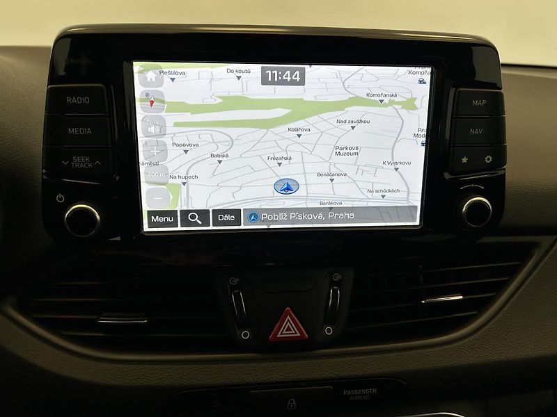 Hyundai i30 1.6 CRDI Style - fotka 11 z 24