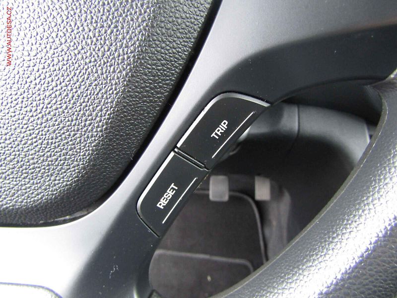 Hyundai i10 (2018) 1.0 i, 1.maj,ČR, Klima - fotka 12 z 15