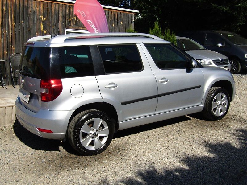 Škoda Yeti (2014) 1.6 TDI 77kW DSG - fotka 10 z 38
