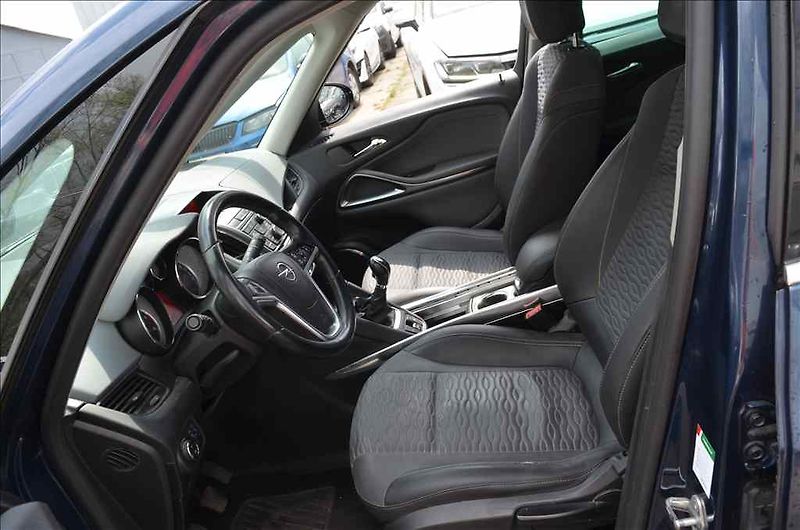 Opel Zafira (2012) TOURER 2,0 D - fotka 19 z 24