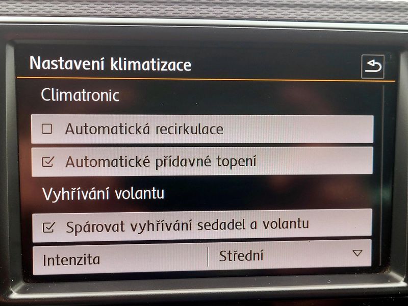 Volkswagen Golf Sportsvan TSi LOUNGE *SERV.KN. WEBASTO - fotka 53 z 69