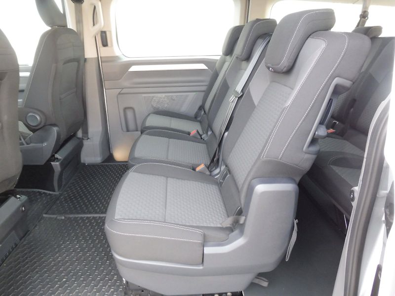 Volkswagen Caravelle (2025) Life DR 2,0 TDI 110kW 8AT - fotka 22 z 29