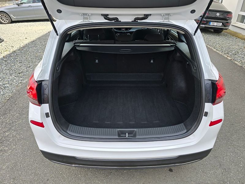Hyundai i30 1.5i COMFORT LED KAMERA NAVI - fotka 39 z 41