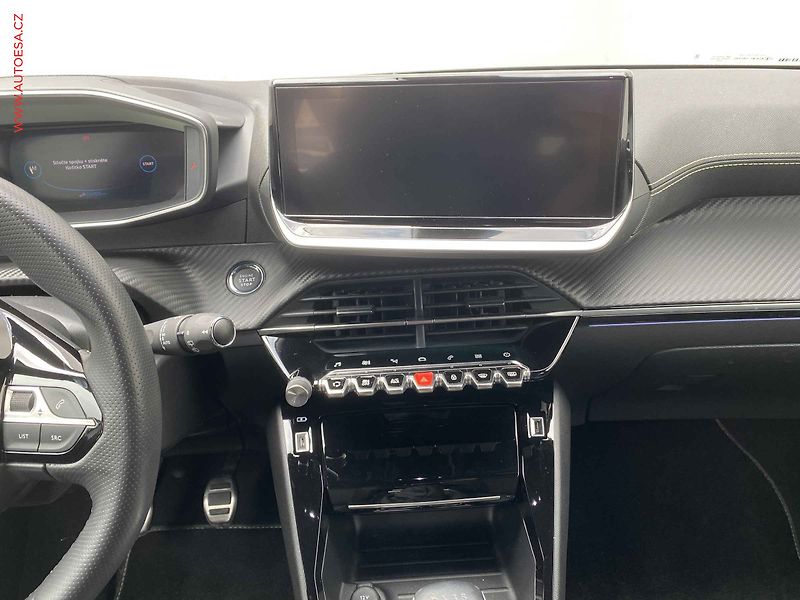 Peugeot 208 (2023) 1.2PT, GT line, LED, navi - fotka 12 z 18