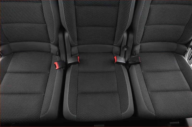 Volkswagen Touran (2012) 1.6 TDI, Navi, Tempomat - fotka 10 z 15