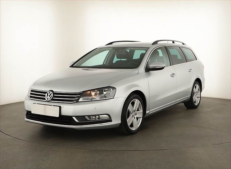 Volkswagen Passat (2014) 2.0 TDI, Navi, Tempomat - fotka 2 z 18