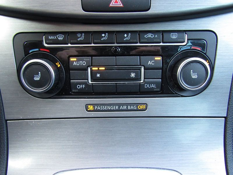 Volkswagen Passat (2011) 1.6 TDI 77kW - fotka 36 z 45