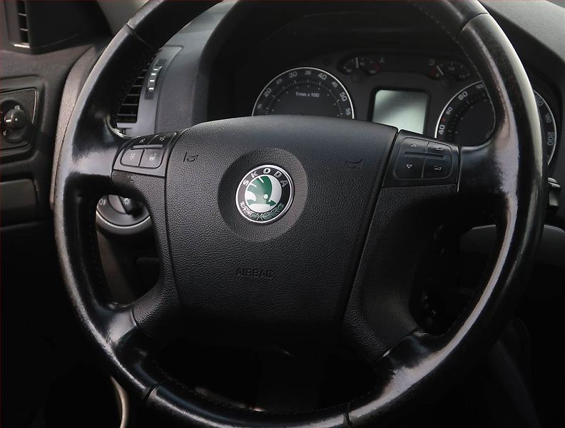 Škoda Octavia (2007) Elegance 1.6, Serv.kniha - fotka 16 z 19