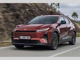 Toyota C-HR+.