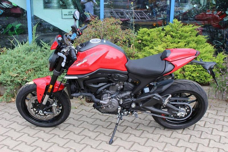 Ducati (2025) MONSTER 950 2025 RED - fotka 6 z 7