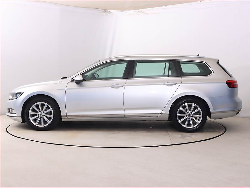 Volkswagen Passat (2017) 2.0 TDI, Kůže, Navi, Tempomat - fotka 3 z 24