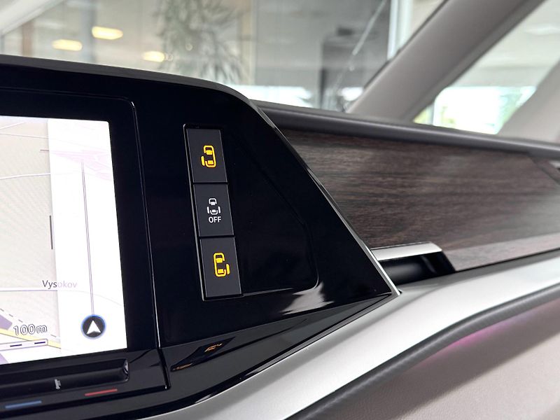 Volkswagen Multivan 2,0TDI DSG L2*STYLE*El.Dveře - fotka 35 z 50