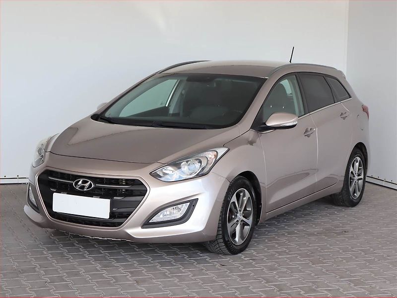 Hyundai i30 (2016) 1.6 CRDi, Automat, Navi - fotka 2 z 19