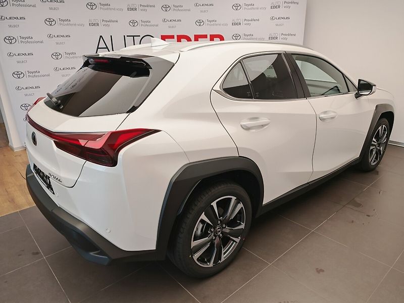 Lexus UX 300h Business TECH - fotka 4 z 36
