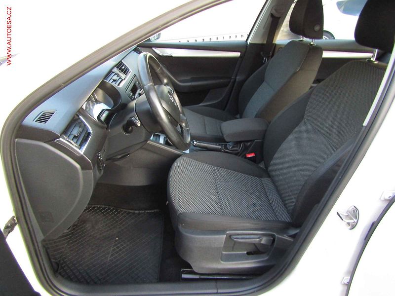 Škoda Octavia (2013) 1.2 TSi, ČR, Ambition, AC - fotka 9 z 15