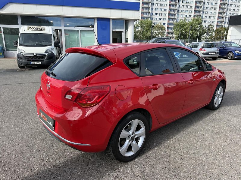 Opel Astra 1.4 88kw - fotka 6 z 42