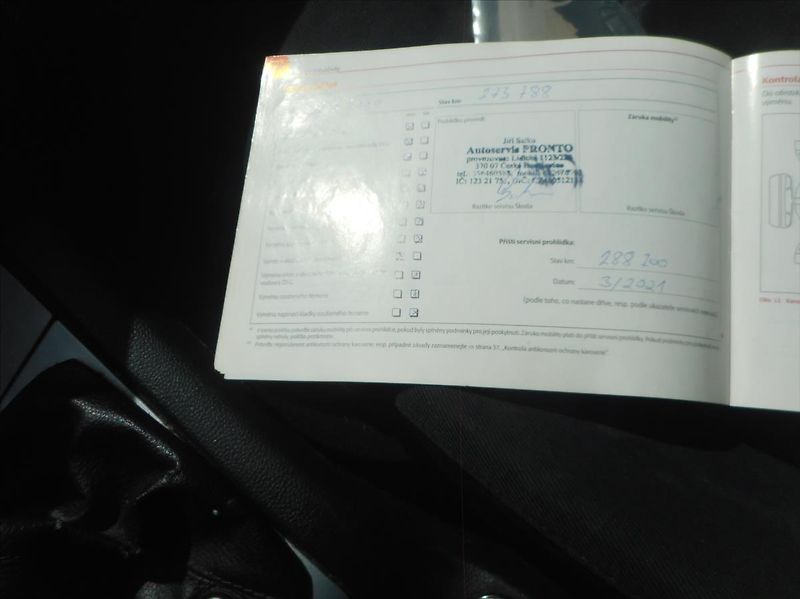 Škoda Octavia 1,6 TDi - fotka 32 z 32
