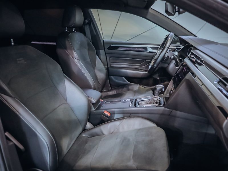Volkswagen Arteon Shooting Brake R-Line 4Motion 2.0 TDI - fotka 28 z 33