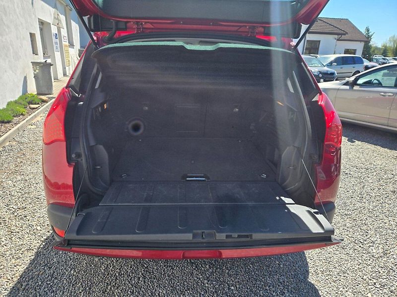 Peugeot 3008 (2010) 1.6 i  Velmi pěkný - fotka 16 z 18