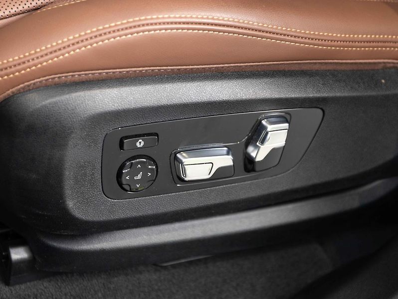 BMW X5 M60i - fotka 19 z 22