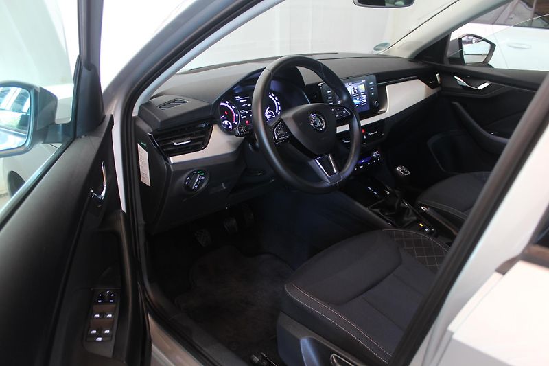 Škoda Scala (2020) 1.0TSI85kW Style+ Matrix - fotka 15 z 37