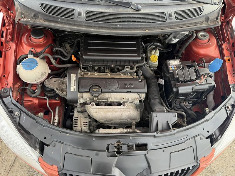 Škoda Fabia (2009) 2 1.4i 63kW, Nová STK - fotka 18 z 19