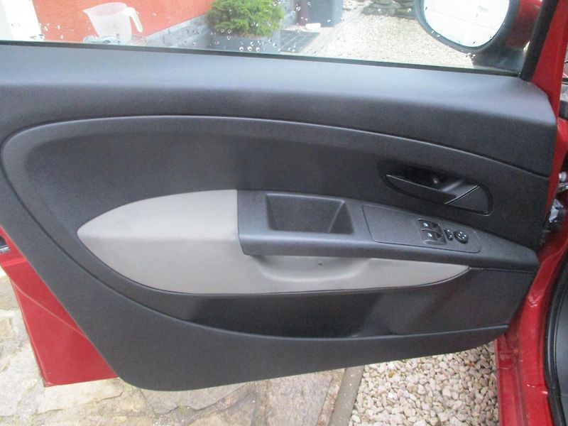 Fiat Grande Punto 1.4i KLIMA +SADA PNEU - fotka 8 z 31