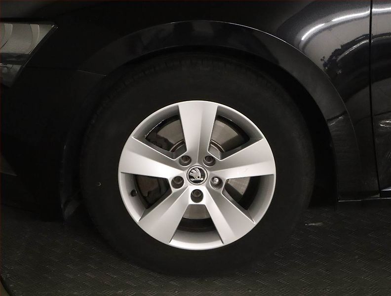 Škoda Superb (2016) 2.0 TDI, Automat, Navi - fotka 15 z 19