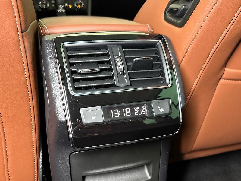 Škoda Superb L&K DSG - fotka 22 z 30