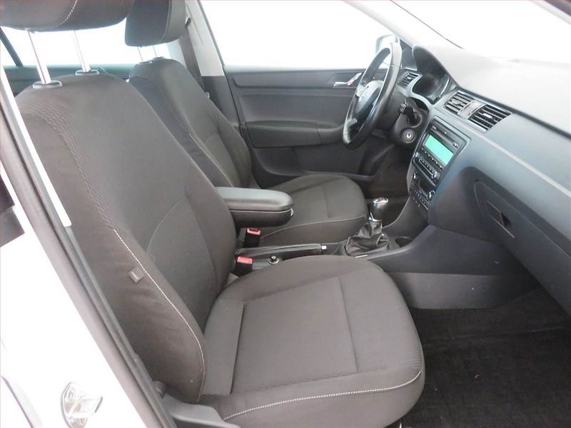 Škoda Rapid (2013) 1.2 TSI, Serv.kniha, Tempomat - fotka 9 z 15