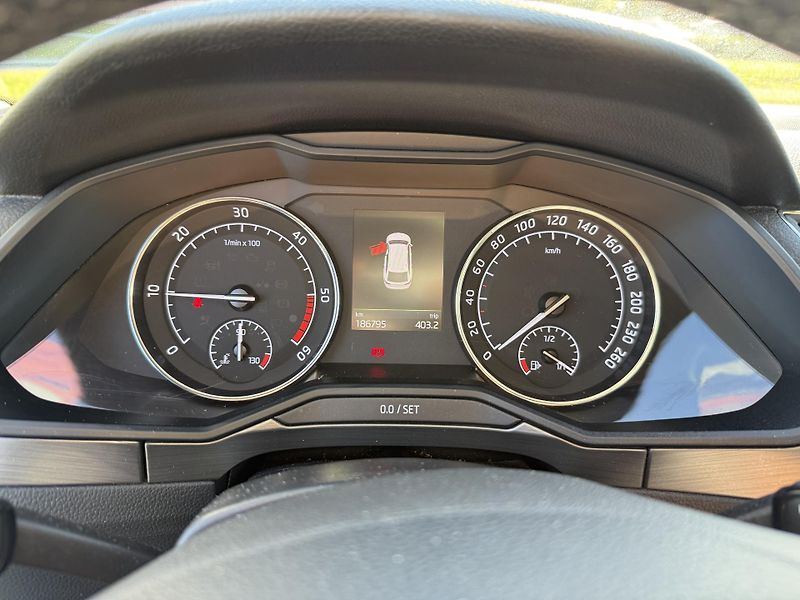 Škoda Superb (2017) - fotka 9 z 10