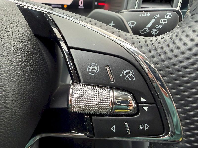 Škoda Karoq (2022) 1.5 TSI 110kW Style Matrix Nez - fotka 13 z 35