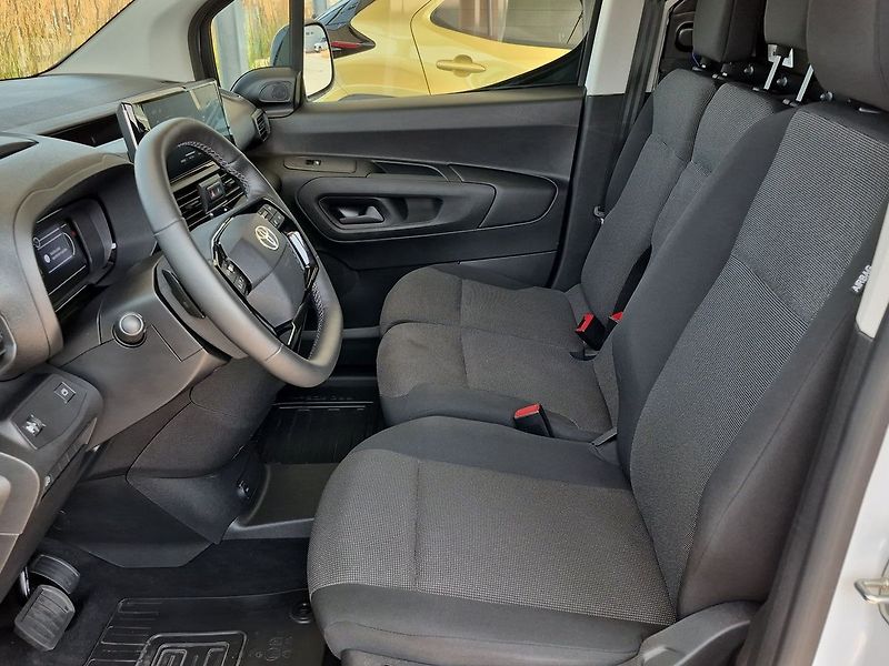 Toyota ProAce Active Full Electric - fotka 9 z 24