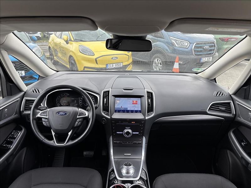 Ford Galaxy 2,0 EcoBlue 110 kW Titanium 7M - fotka 15 z 42