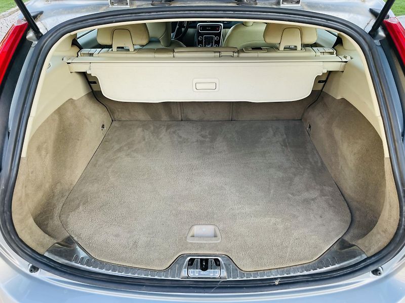 Volvo V60 2.0D4 5V AUTOMAT KAMERA TAŽNÉ - fotka 19 z 43