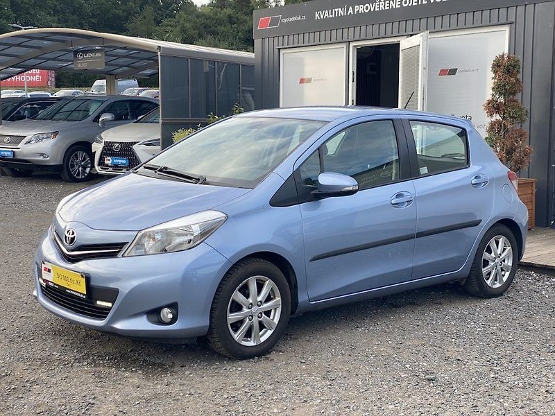 Toyota Yaris 1.0i, ČR, Active, 2x kola - fotka 4 z 14