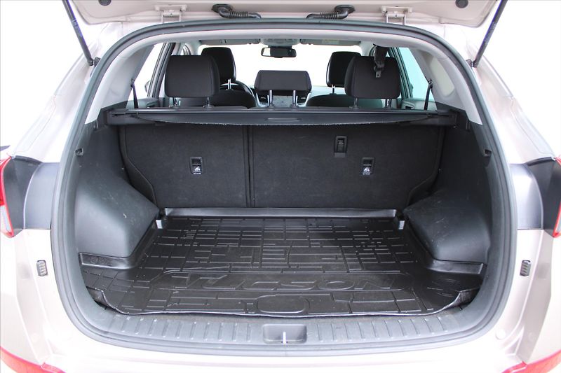 Hyundai Tucson 1.7 CRDI 104kW DCT STYLE ČR - fotka 11 z 24