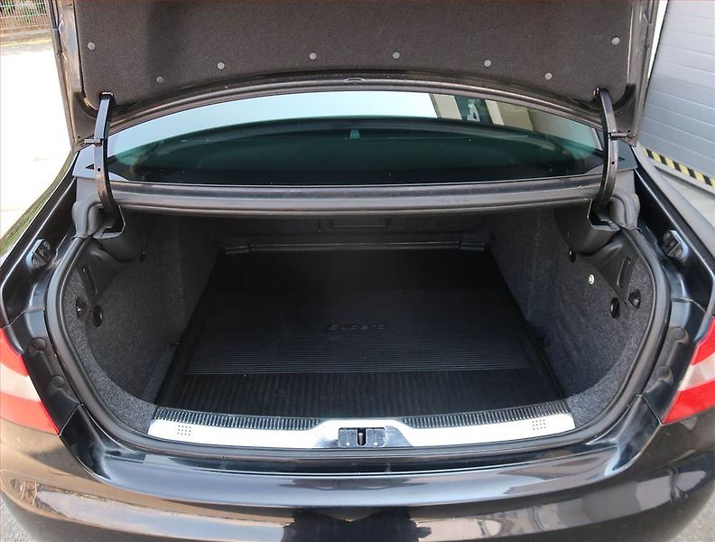 Škoda Superb (2012) 2.0 TDI, Automat, Navi, Xenony - fotka 18 z 22