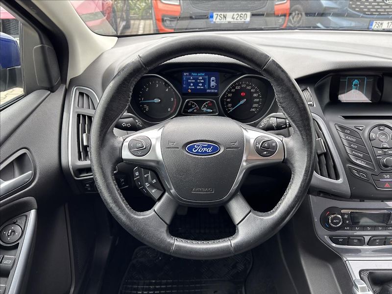 Ford Focus 2,0 TDCI 140k Titanium - fotka 15 z 36