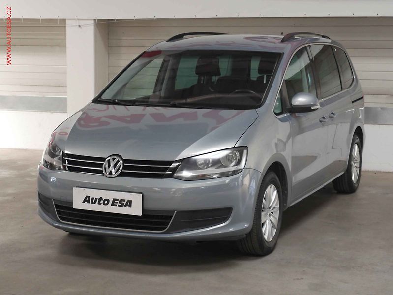 Volkswagen Sharan (2011) 2.0 TDi, AC, výhřev sed - fotka 3 z 20