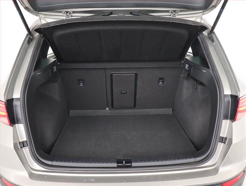 Seat Ateca (2017) 1.4 TSI, 4X4, ČR,1.maj - fotka 13 z 25