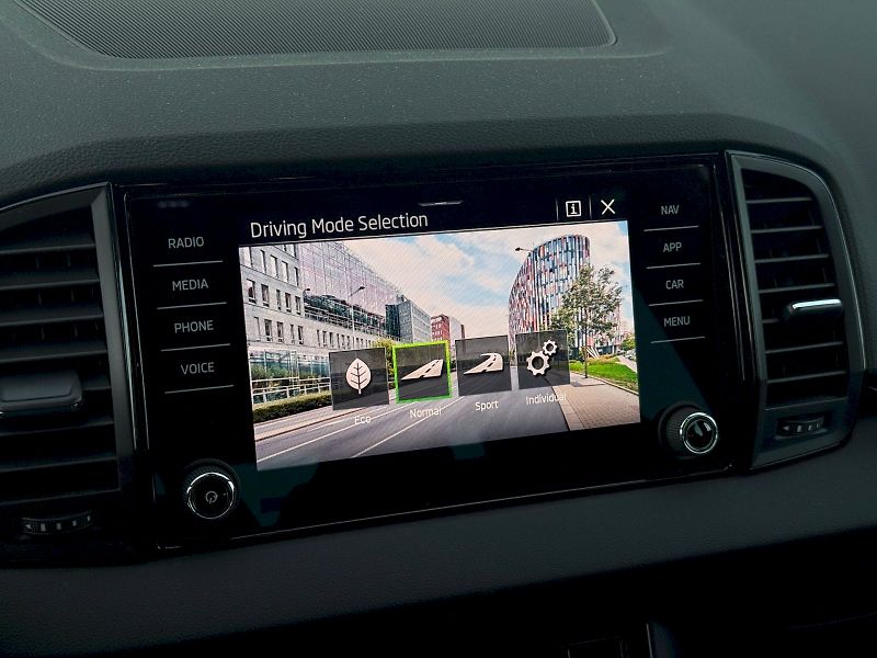 Škoda Karoq (2025) 1.5 TSI 110 kW DSG SportLine - fotka 18 z 27