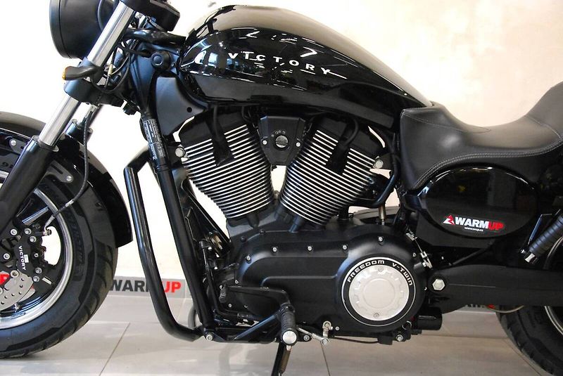 Victory Touring Cruiser (2014) Judge - krásný stav, 1. majite - fotka 19 z 20