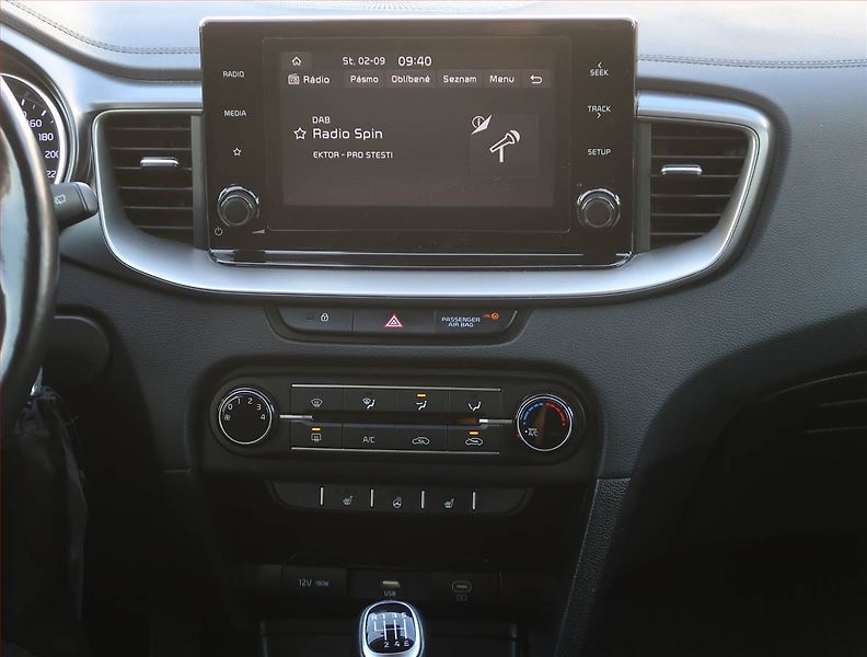 Kia Ceed (2023) 1.5 T-GDI, ČR,1.maj - fotka 12 z 20