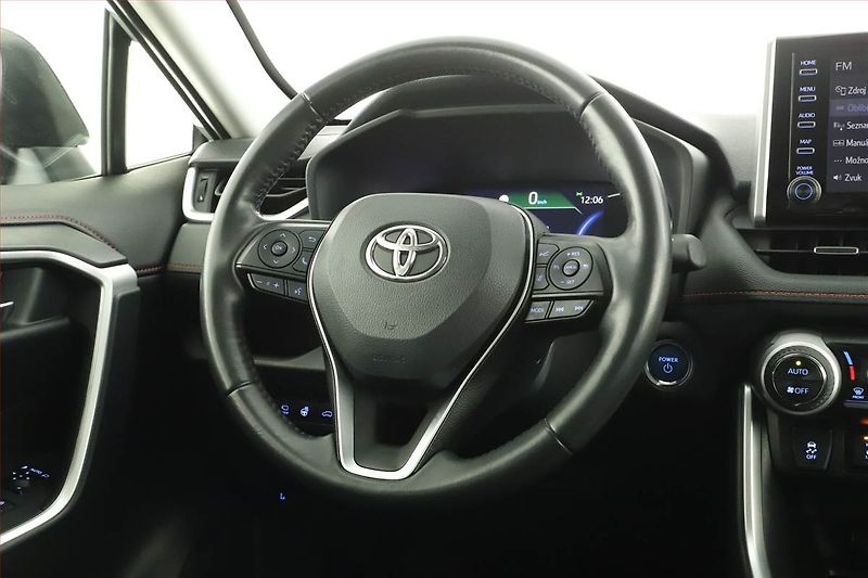 Toyota RAV4 (2022) 2.5 Hybrid - fotka 8 z 17