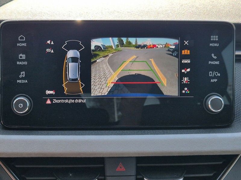 Škoda Scala Top Selection 1.0 TSI 85 kW - fotka 26 z 36