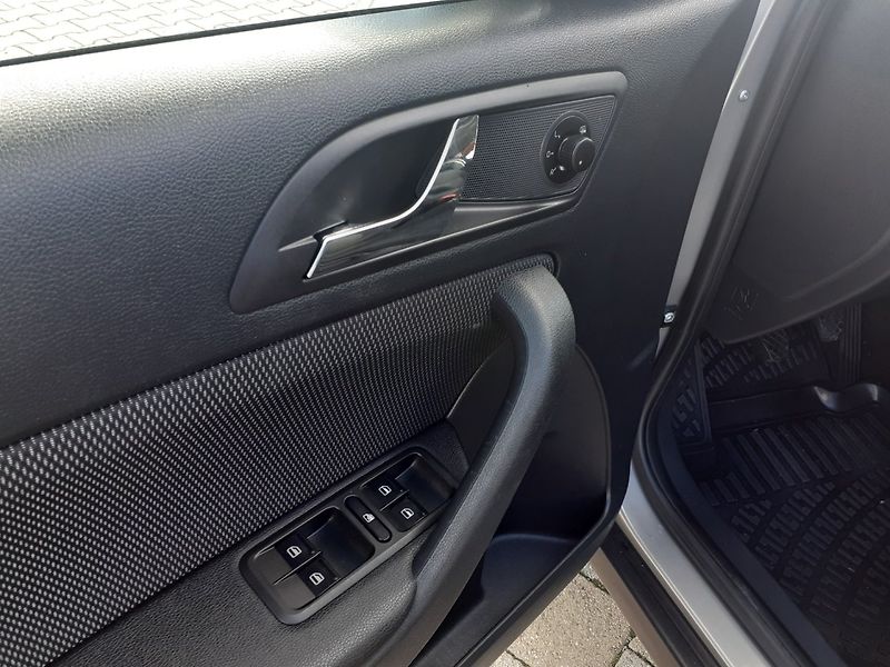 Škoda Yeti (2013) 1.2 TSI AMBIENTE - fotka 15 z 37