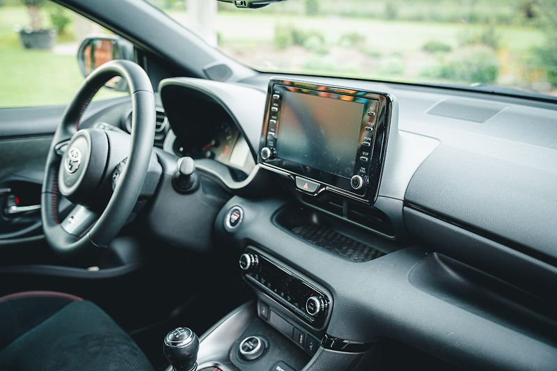 Toyota Yaris (2021) GR PERFORMANCE 4x4 1 MAJITEL  - fotka 35 z 59