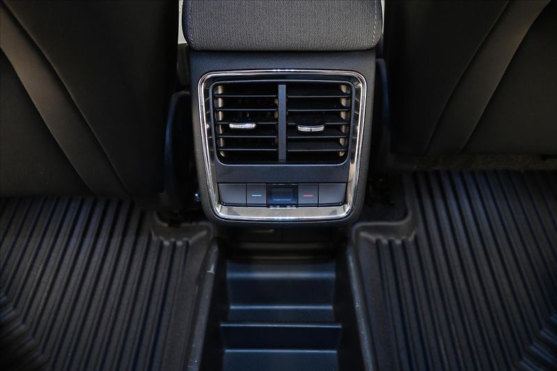 Škoda Enyaq iV 80 150kW SoH 94,5% Záruka a - fotka 22 z 32