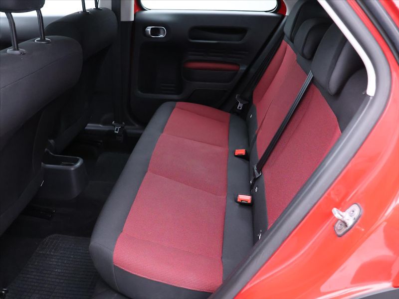 Citroën C4 Cactus 1,2 PT 82k CZ Feel DPH - fotka 12 z 22